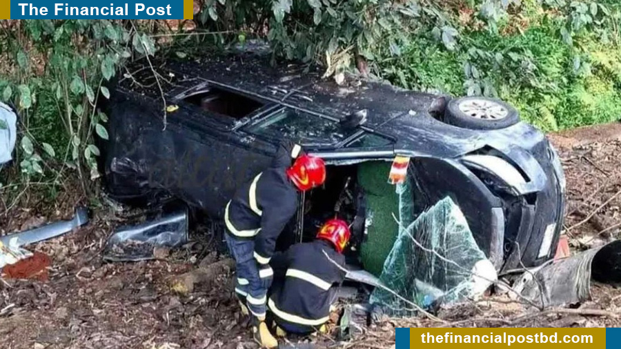 3 dead as microbus falls into ditch in Ctg-Cox’s Bazar Highway
