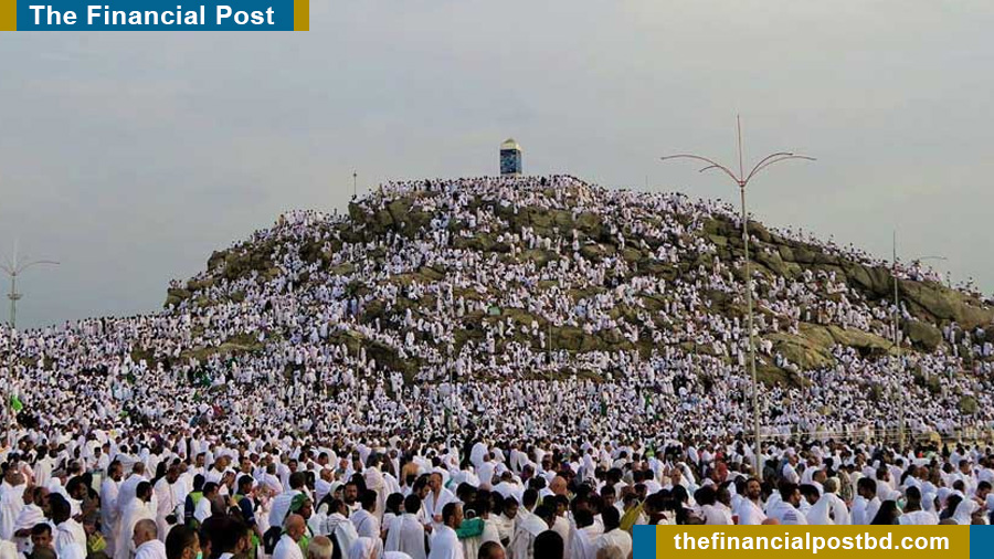 Pilgrims gather at Arafat for spiritual climax of Hajj